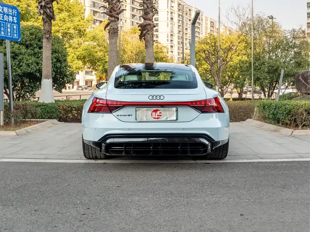 Audi e-tron GT 2024 из CN, фото 4