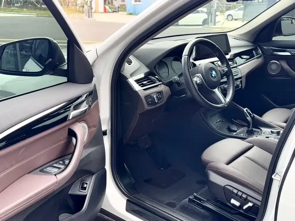 BMW X1 2021 из CN, фото 9