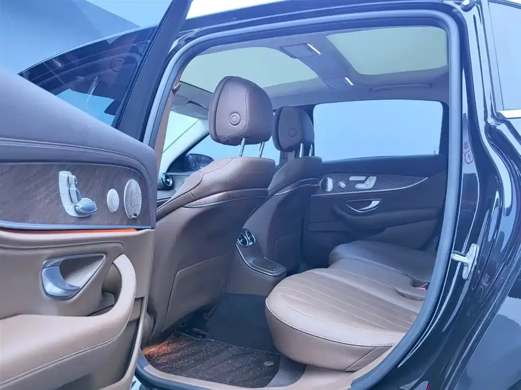 Mercedes-Benz E-Class 2023 из CN, фото 8