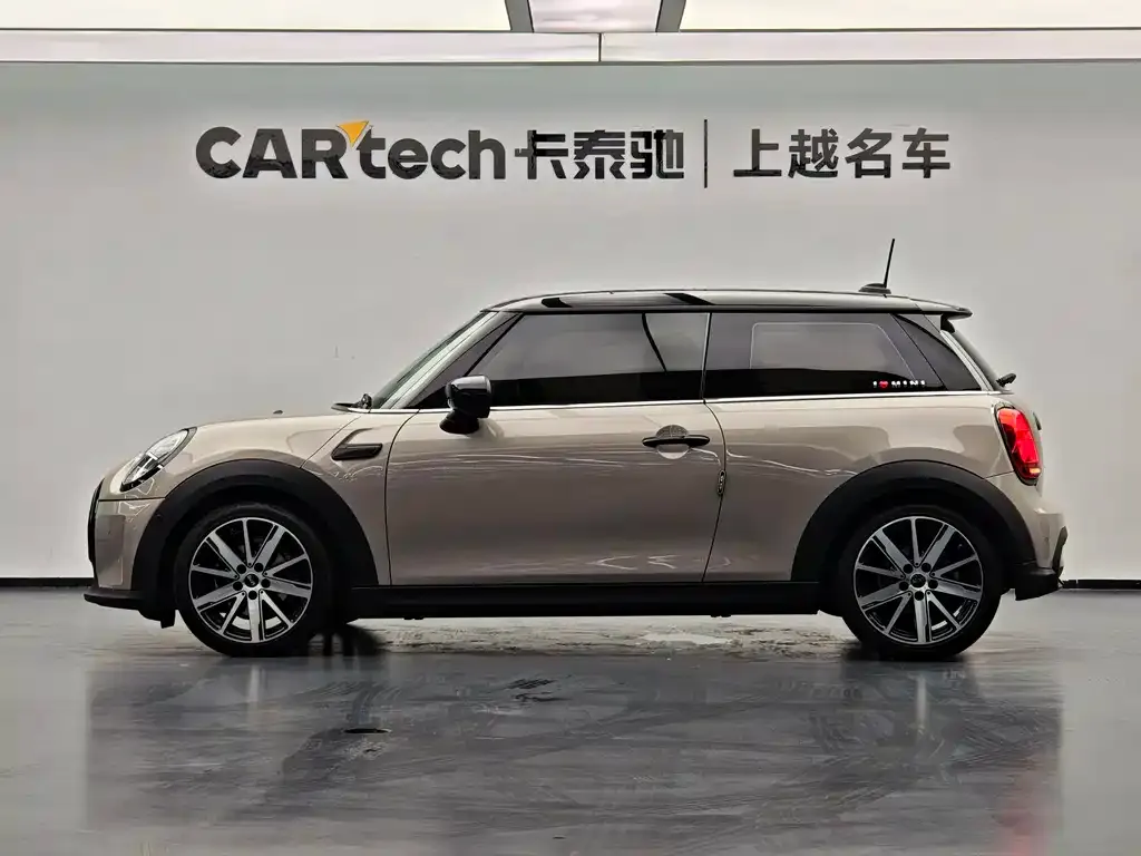MINI Cooper (3-door) 2022 из CN, фото 2