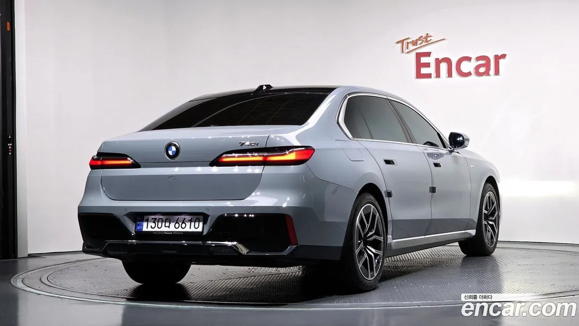 BMW 7-Series 2023 из KR, фото 2