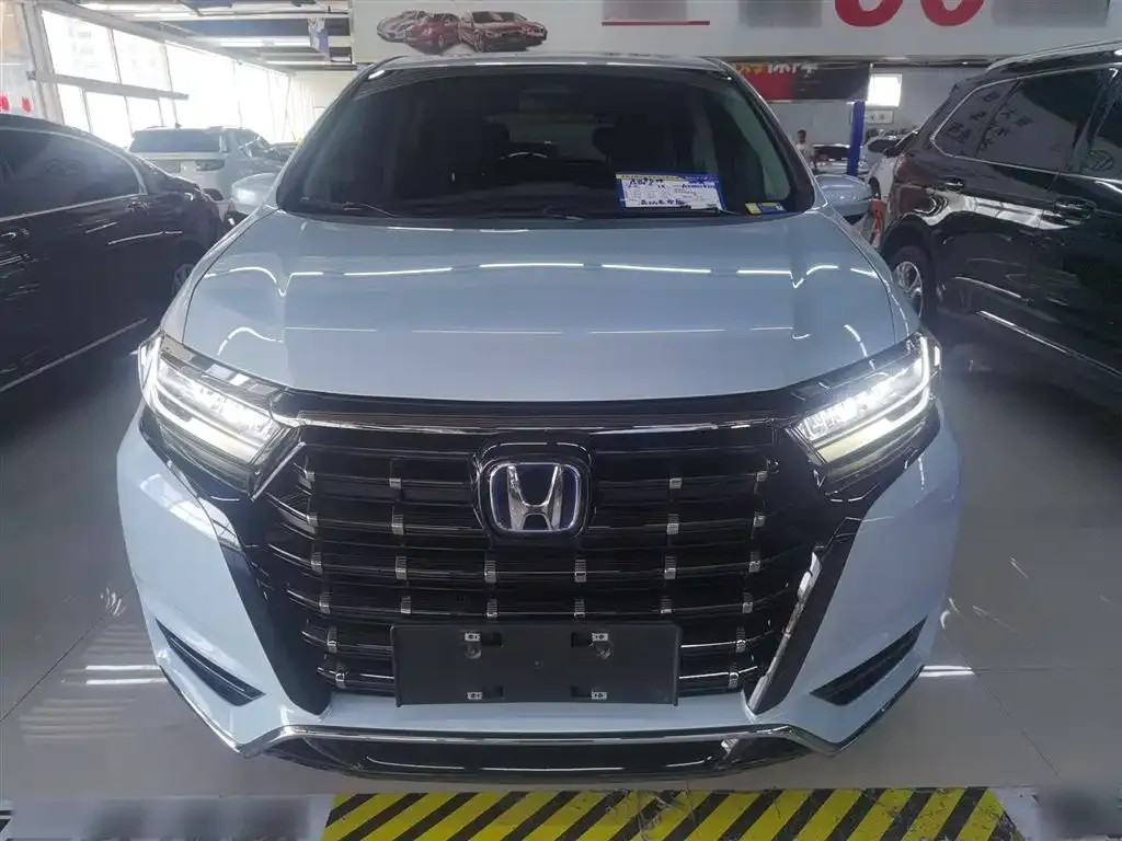 Honda Elysion 2024 из CN, фото 3