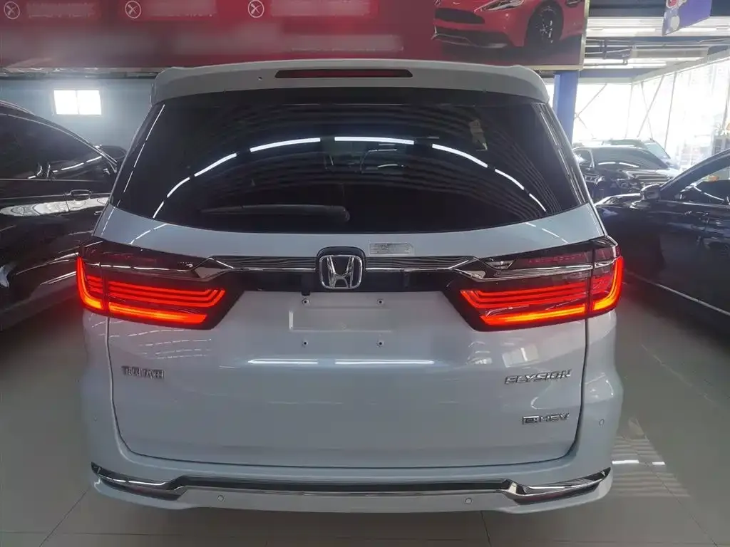 Honda Elysion 2024 из CN, фото 6