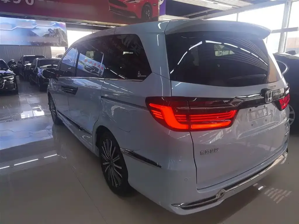 Honda Elysion 2024 из CN, фото 7