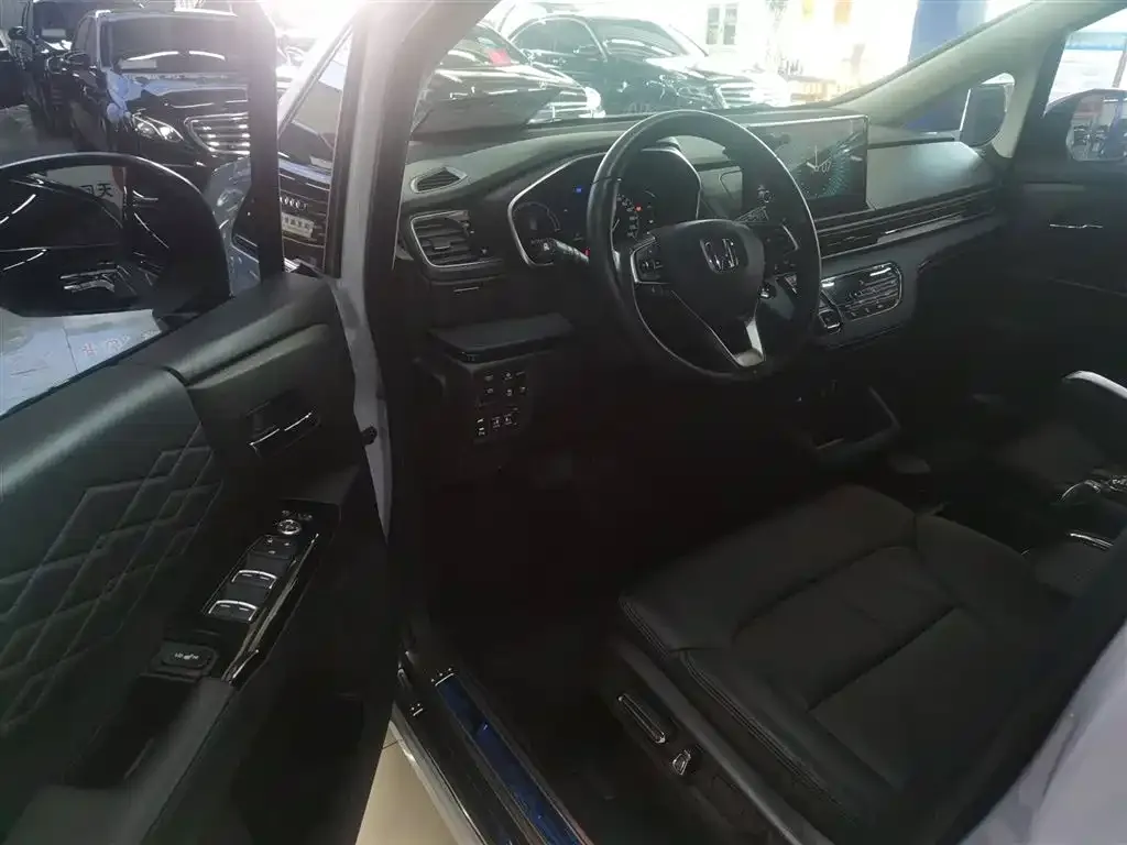 Honda Elysion 2024 из CN, фото 9