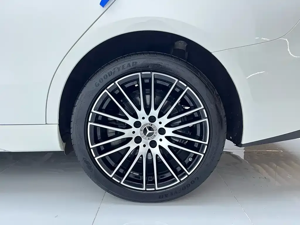 Mercedes-Benz C-Class 2024 из CN, фото 4