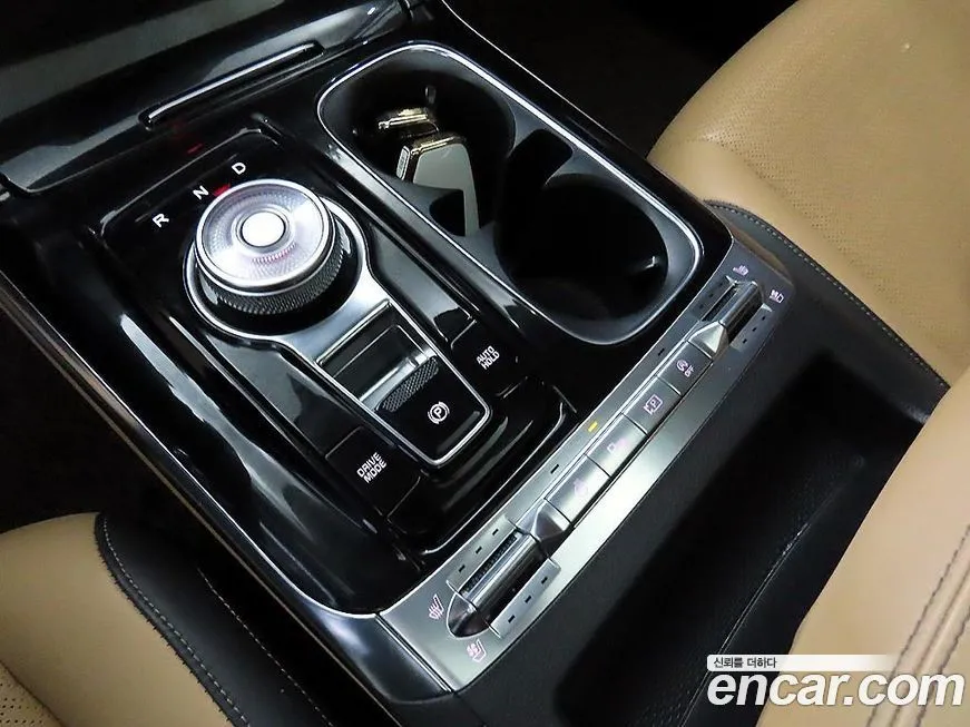 Kia Carnival — фото 9