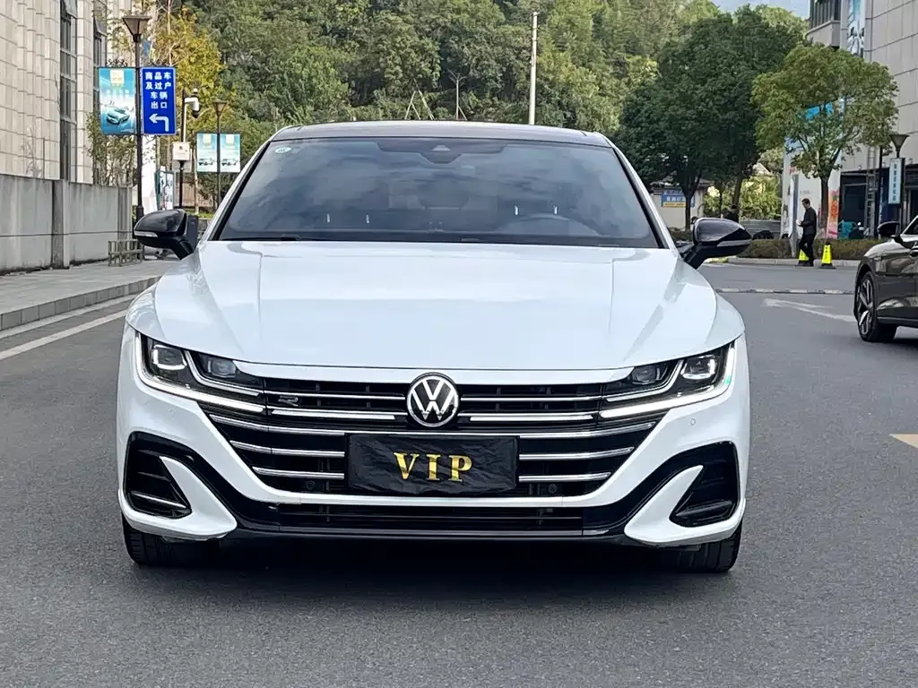 Volkswagen CC 2023 из CN, фото 2