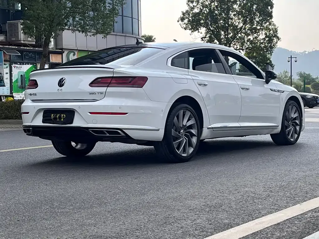 Volkswagen CC 2023 из CN, фото 7