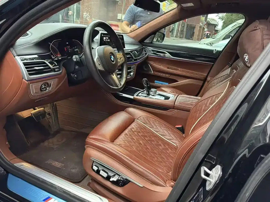 BMW 7 Series 2021 из CN, фото 8