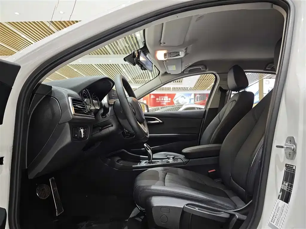 BMW 1 Series 2022 из CN, фото 6