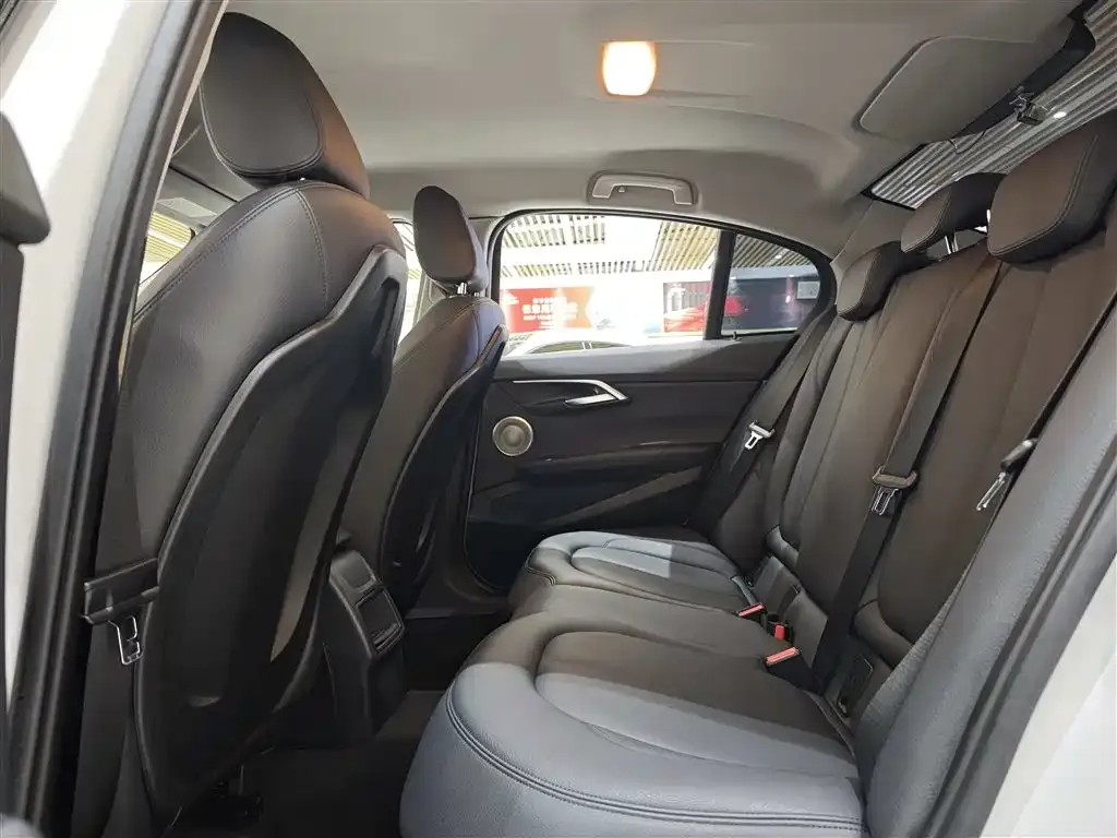 BMW 1 Series 2022 из CN, фото 7