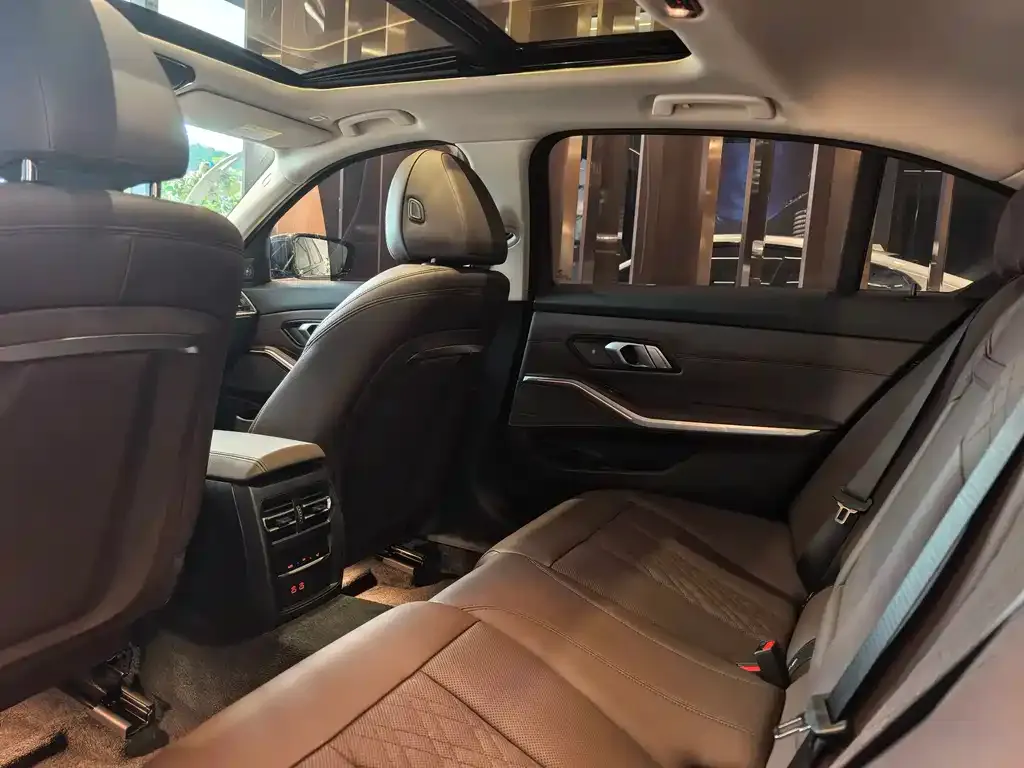 BMW 3 Series 2025 из CN, фото 9