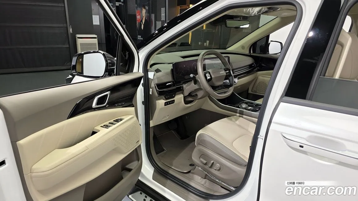 Kia Carnival — фото 10