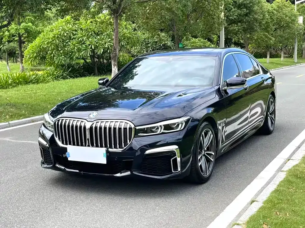 BMW 7 Series 2022 из CN, фото 1