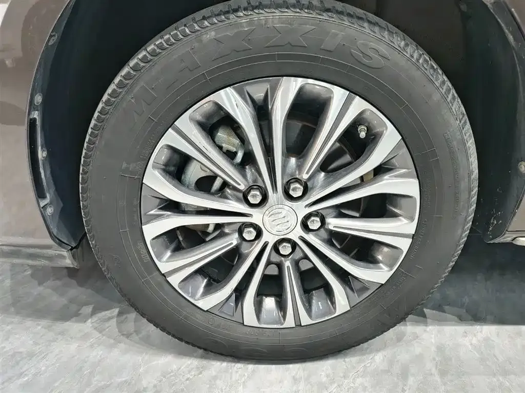 Buick GL8 2023 из CN, фото 3