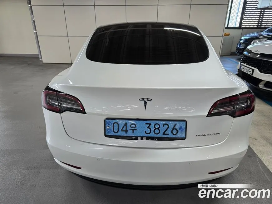 Tesla Model 3 — фото 4