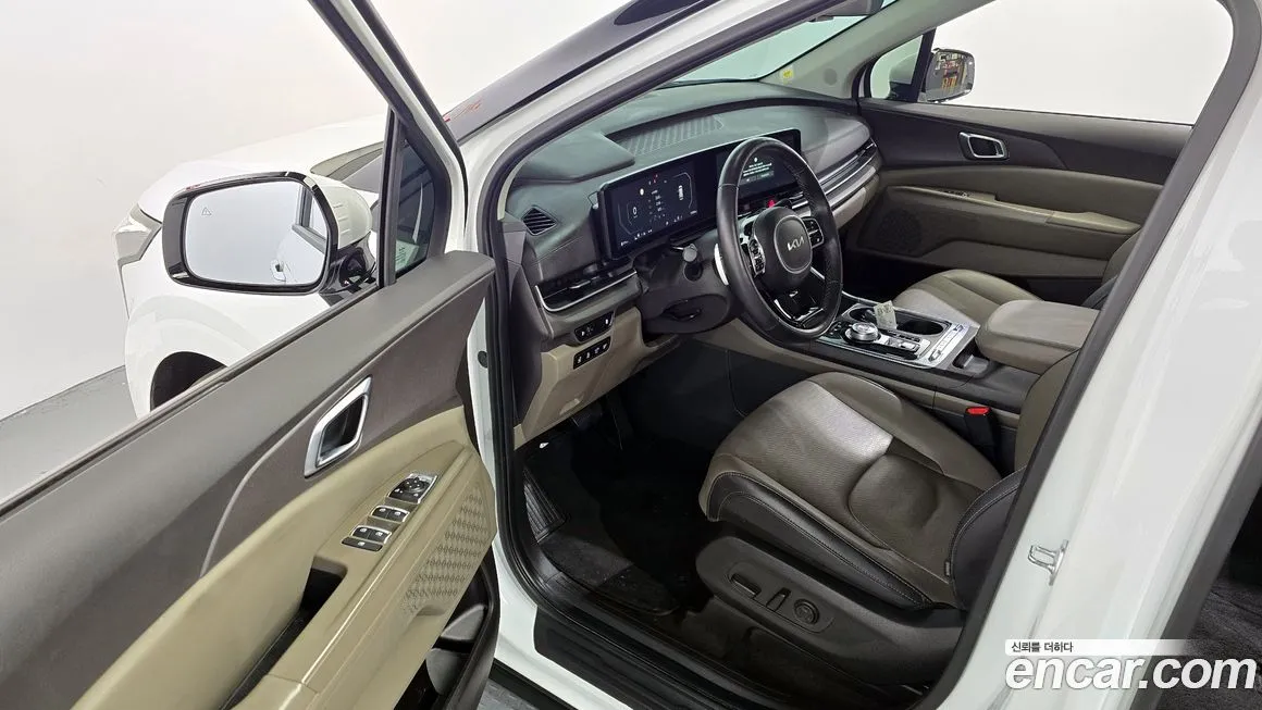 Kia Carnival — фото 10