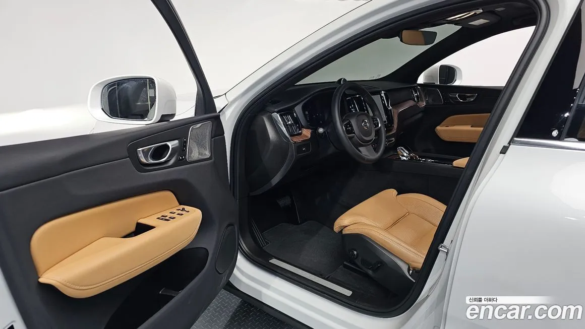 Volvo XC60 2024 из KR, фото 10