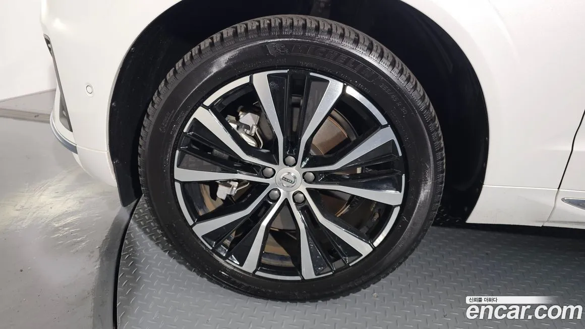 Volvo XC60 2024 из KR, фото 5