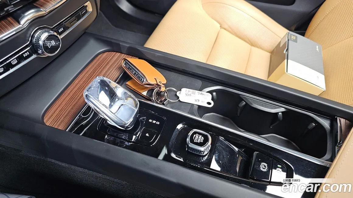 Volvo XC60 2024 из KR, фото 9