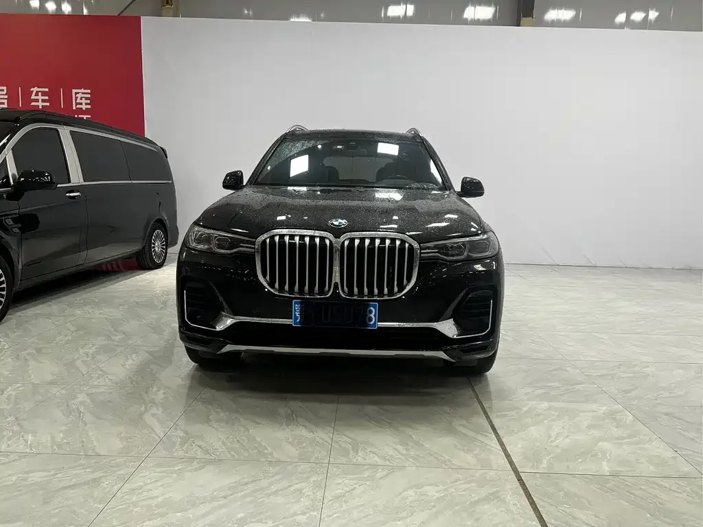 BMW X7 — фото 2