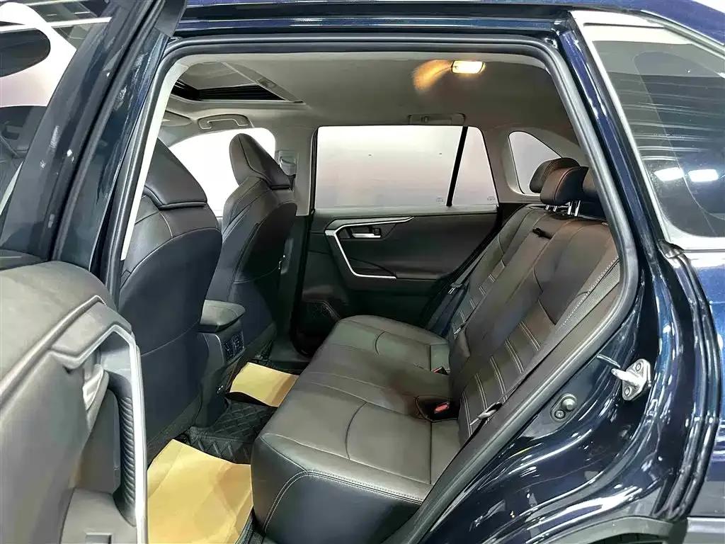 Toyota Wildlander 2022 из CN, фото 7
