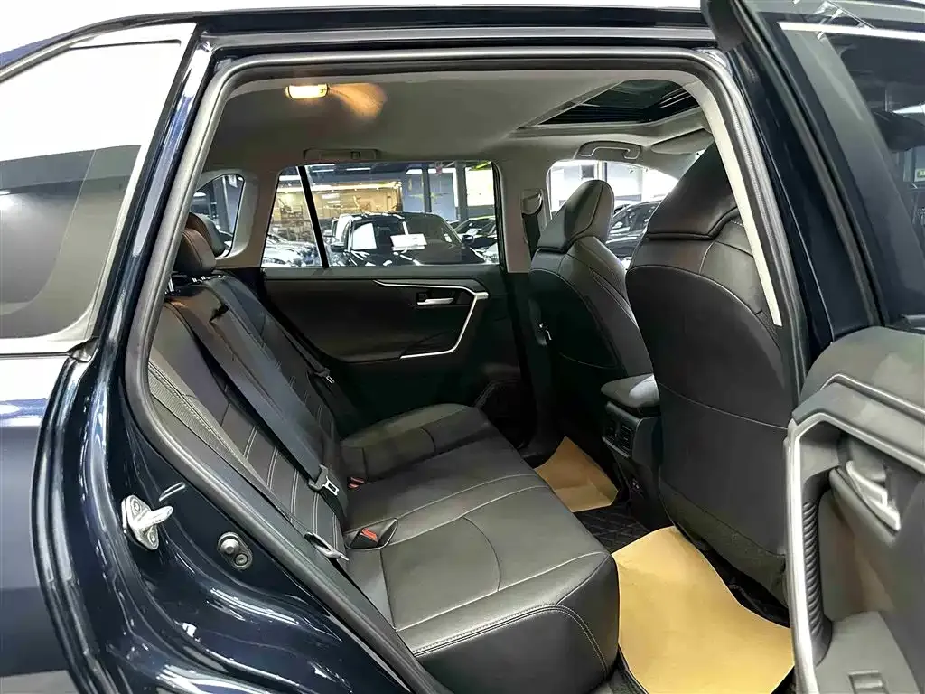 Toyota Wildlander 2022 из CN, фото 8