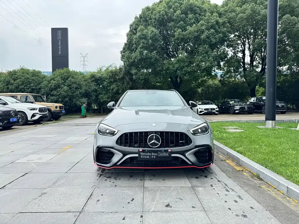 [object Object] C-Class AMG New Energy 2024 из CN, фото 3