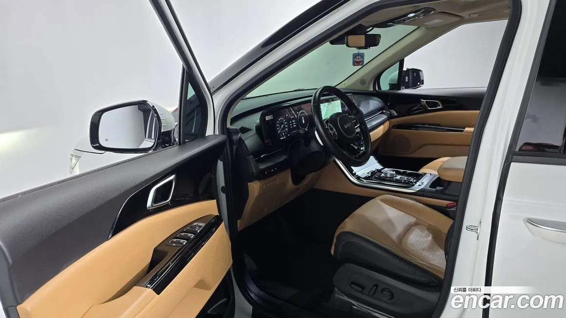 Kia Carnival — фото 10