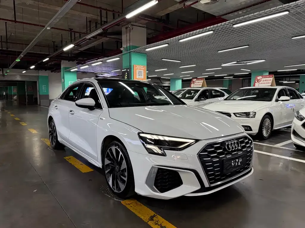 Audi A3 2023 из CN, фото 1