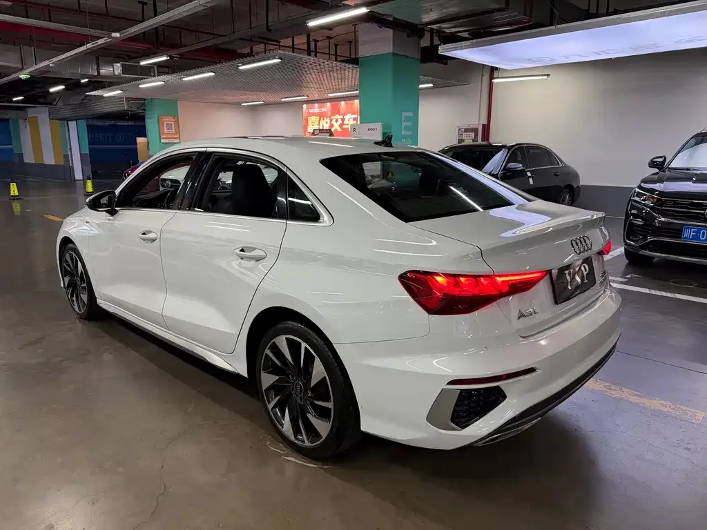 Audi A3 2023 из CN, фото 10