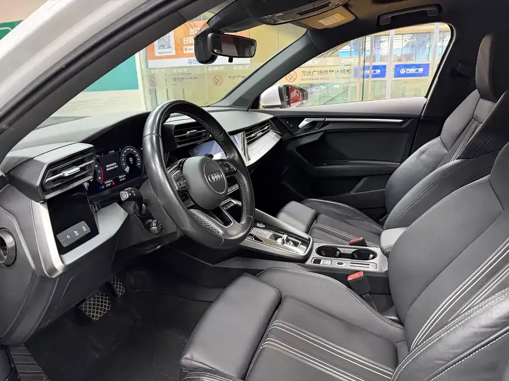 Audi A3 2023 из CN, фото 4