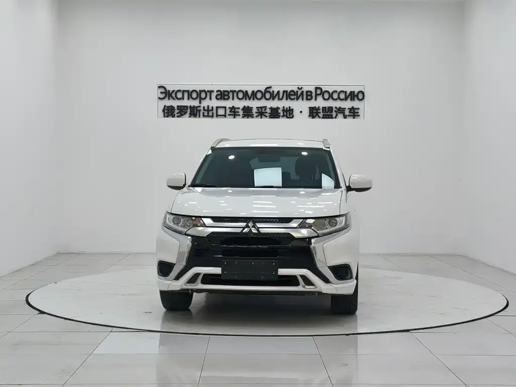 Mitsubishi Outlander 2022 из CN, фото 2