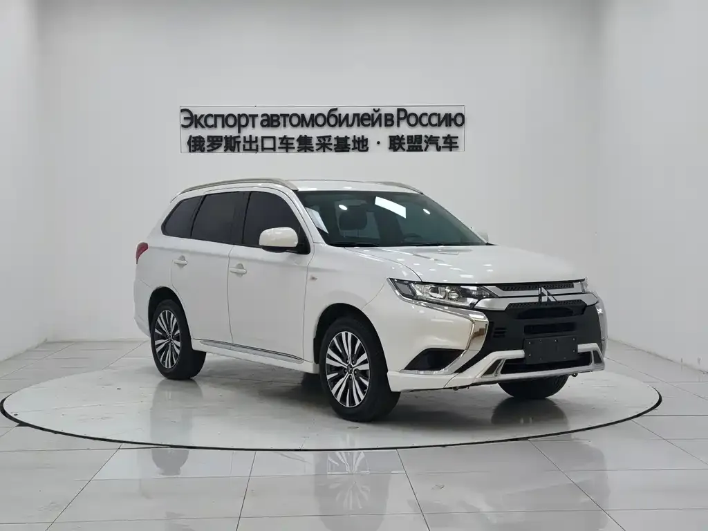Mitsubishi Outlander 2022 из CN, фото 3