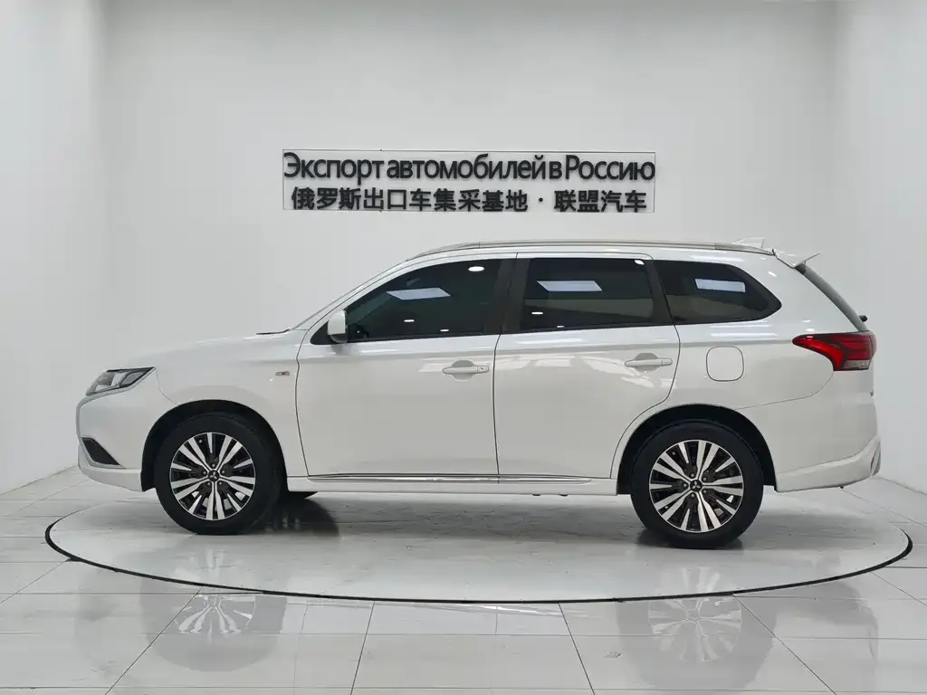Mitsubishi Outlander 2022 из CN, фото 4