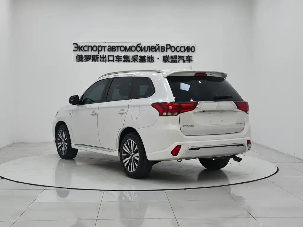 Mitsubishi Outlander 2022 из CN, фото 5