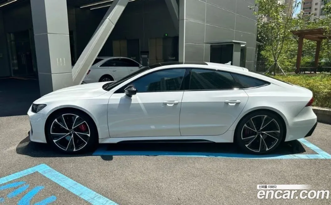 Audi RS7 2023 из KR, фото 2