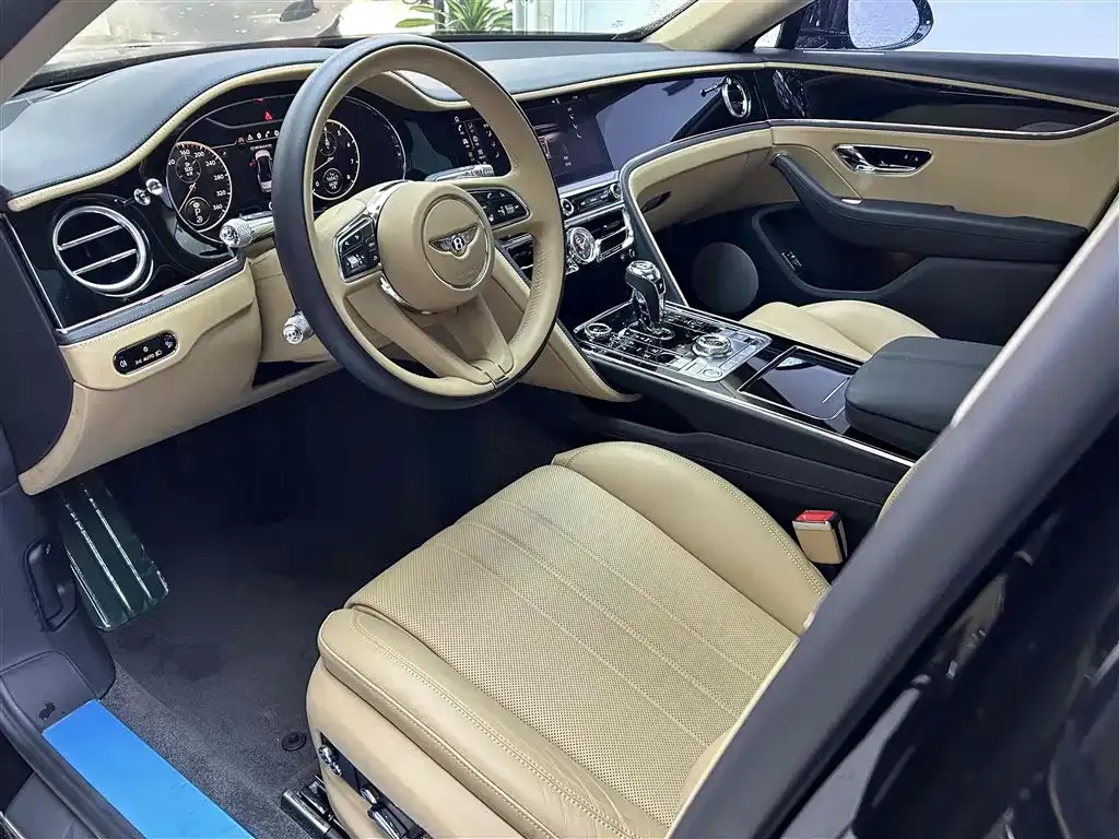 Bentley Flying Spur 2024 из CN, фото 10