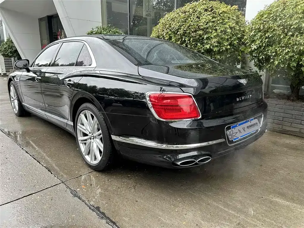 Bentley Flying Spur 2024 из CN, фото 3