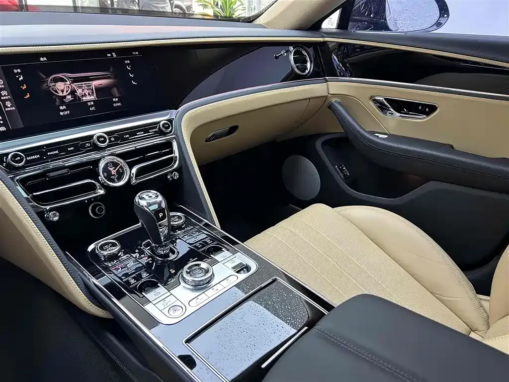 Bentley Flying Spur 2024 из CN, фото 5