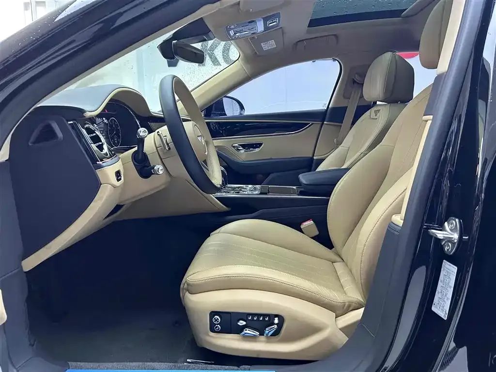 Bentley Flying Spur 2024 из CN, фото 6
