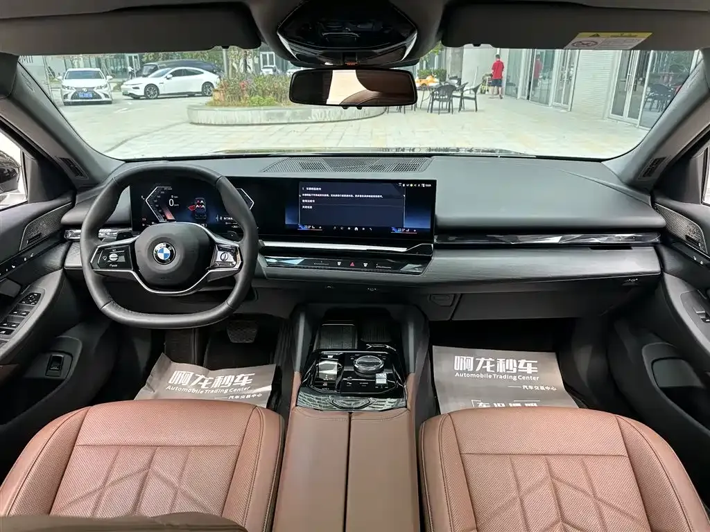 BMW 5 Series 2024 из CN, фото 6