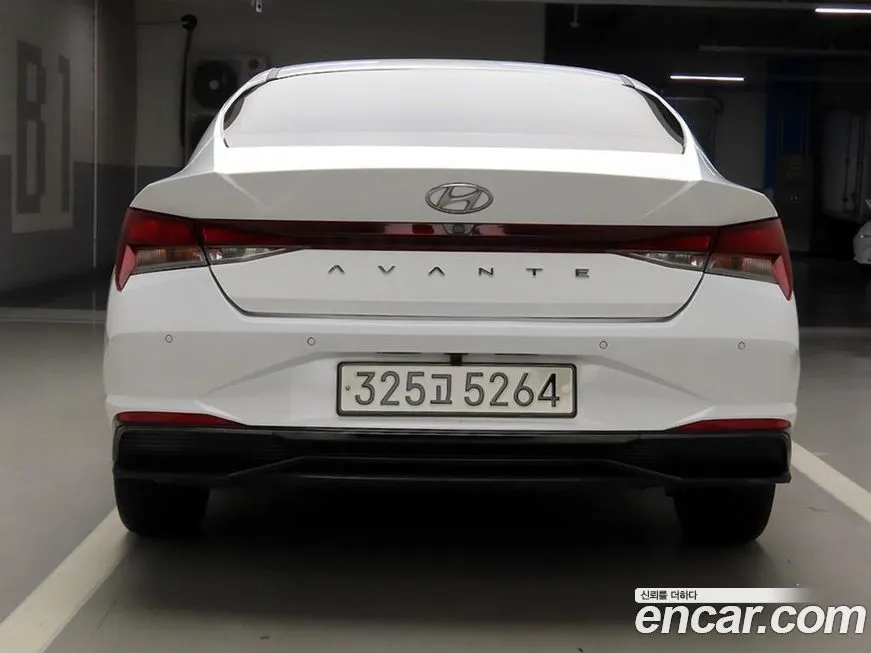 Hyundai AVANTE 2023 из KR, фото 3
