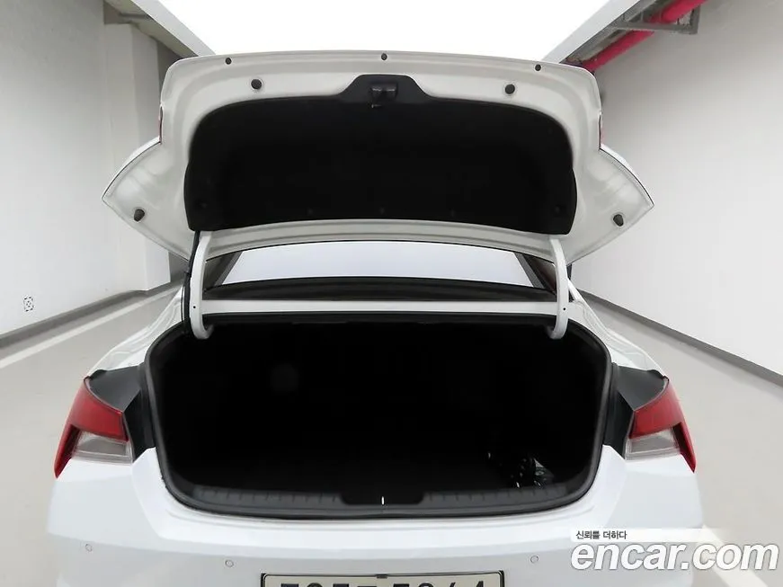 Hyundai AVANTE 2023 из KR, фото 5