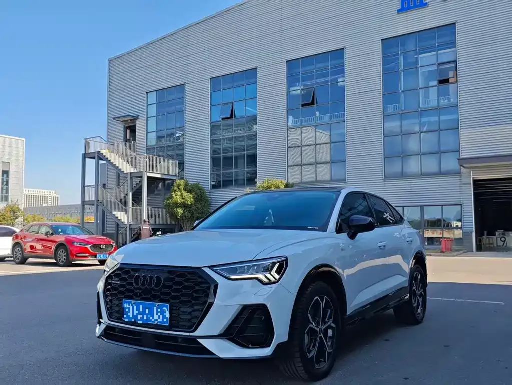 Audi Q3 Sportback — фото 1