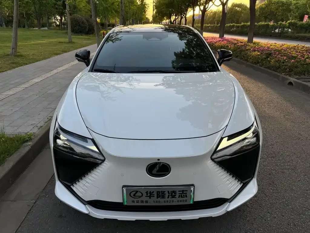 Lexus RZ 2023 из CN, фото 2