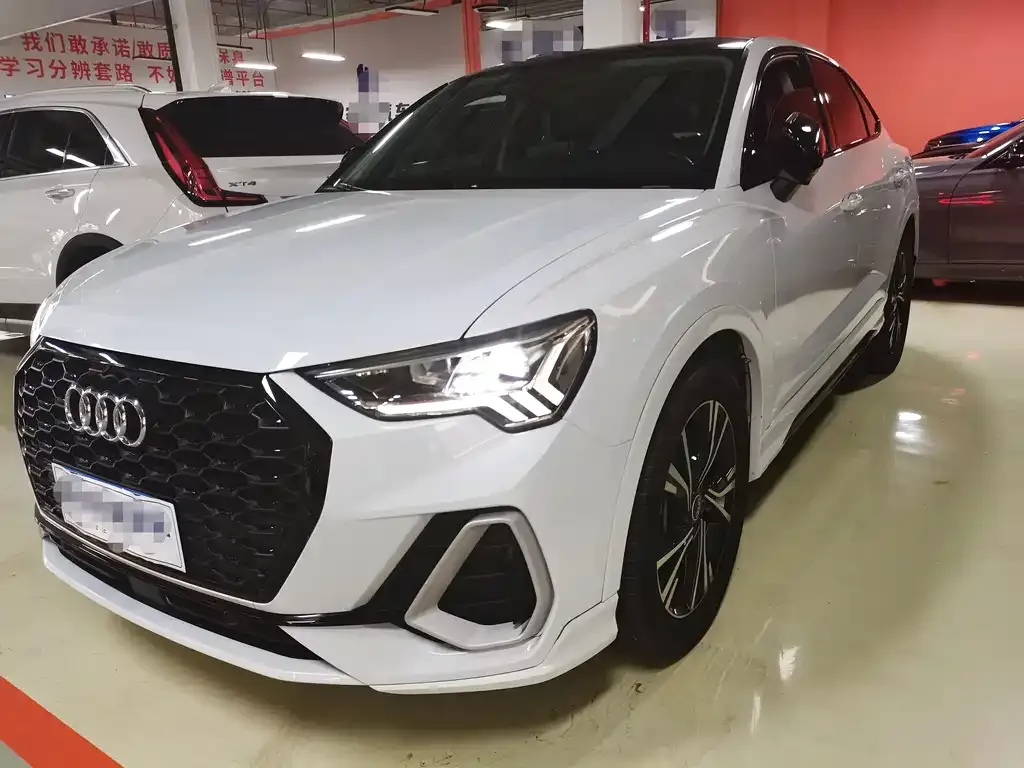 Audi Q3 Sportback 2022 из CN, фото 1