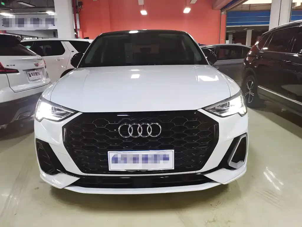Audi Q3 Sportback 2022 из CN, фото 2