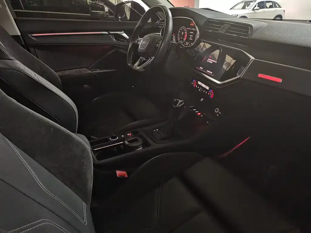 Audi Q3 Sportback 2022 из CN, фото 7